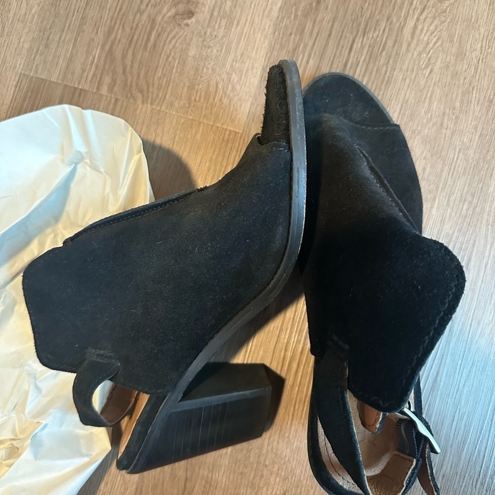 Frye Black Courtney Sling Black Suede
Peep Toe Heeled Sandal - Picture 11 of 14